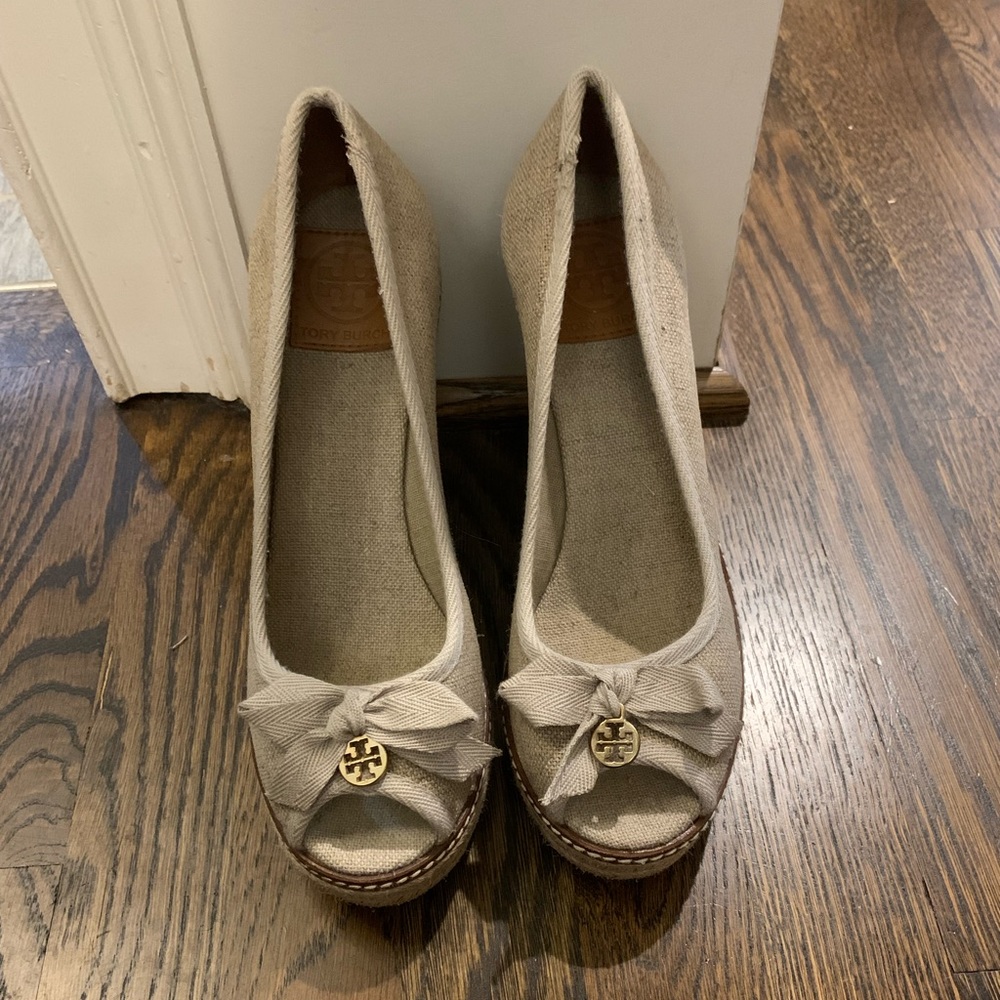 Tory Burch Wedges 8.5 - Picture 1 of 6